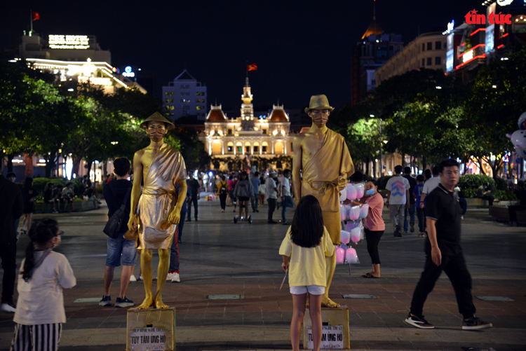 Ch&uacute; th&iacute;ch ảnh