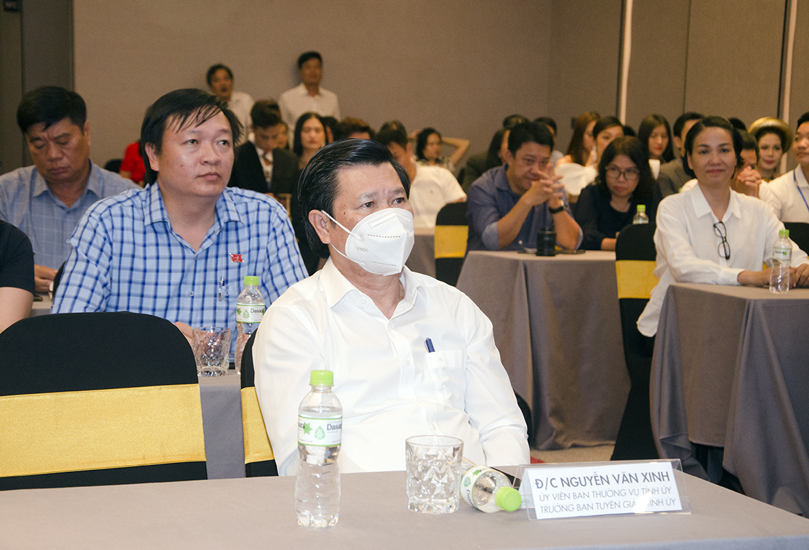 Ông Nguyễn Văn Xinh, Uỷ viên Ban Thường vụ, Trưởng Ban Tuyên giáo Tỉnh uỷ.