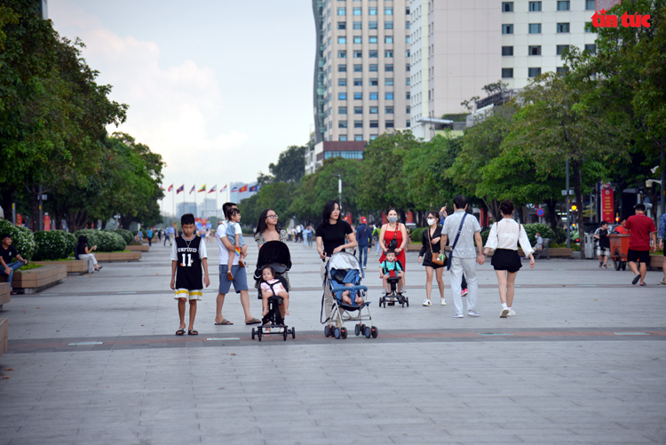 Ch&uacute; th&iacute;ch ảnh