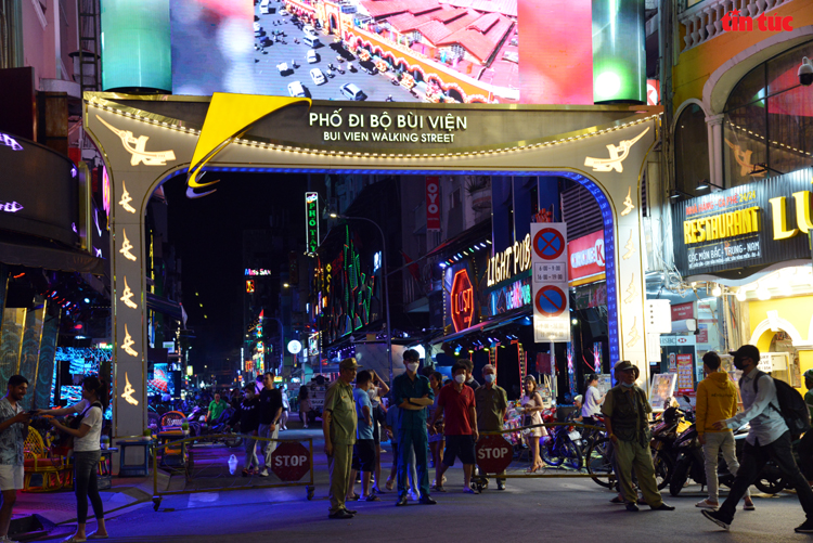 Ch&uacute; th&iacute;ch ảnh