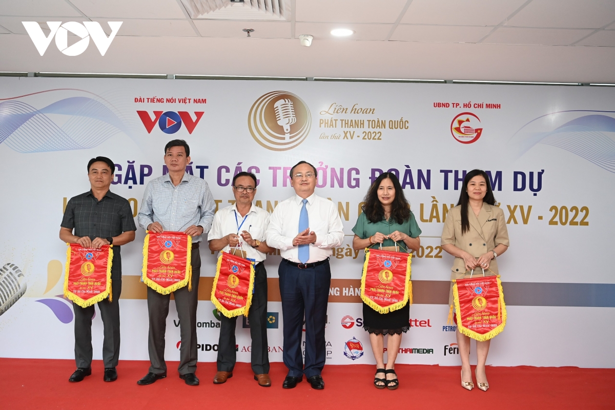  song phat thanh da lan toa suc hut, su hap dan toi ban be quoc te hinh anh 3