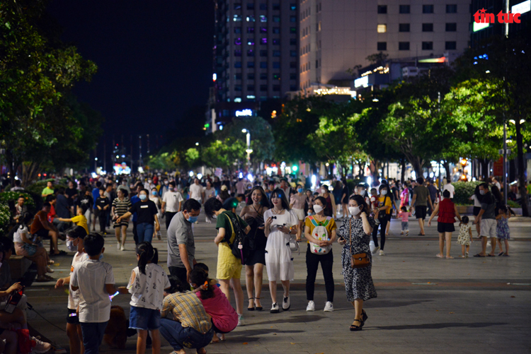 Ch&uacute; th&iacute;ch ảnh