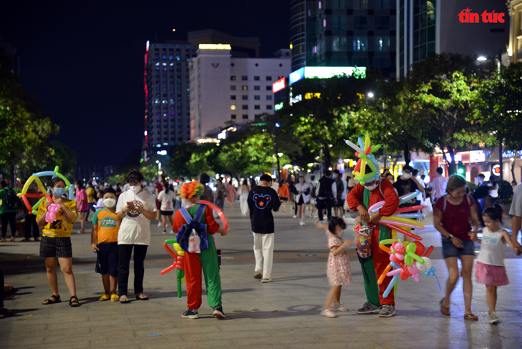 Ch&uacute; th&iacute;ch ảnh