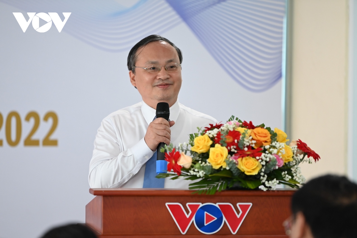  song phat thanh da lan toa suc hut, su hap dan toi ban be quoc te hinh anh 1