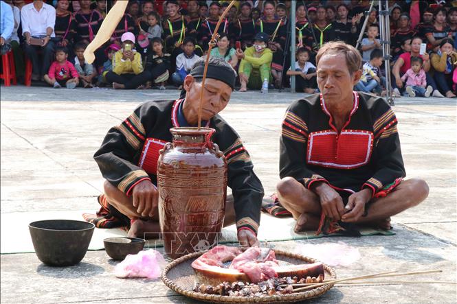 Tiến tới phát triển bền vững vùng đồng bào dân tộc thiểu số