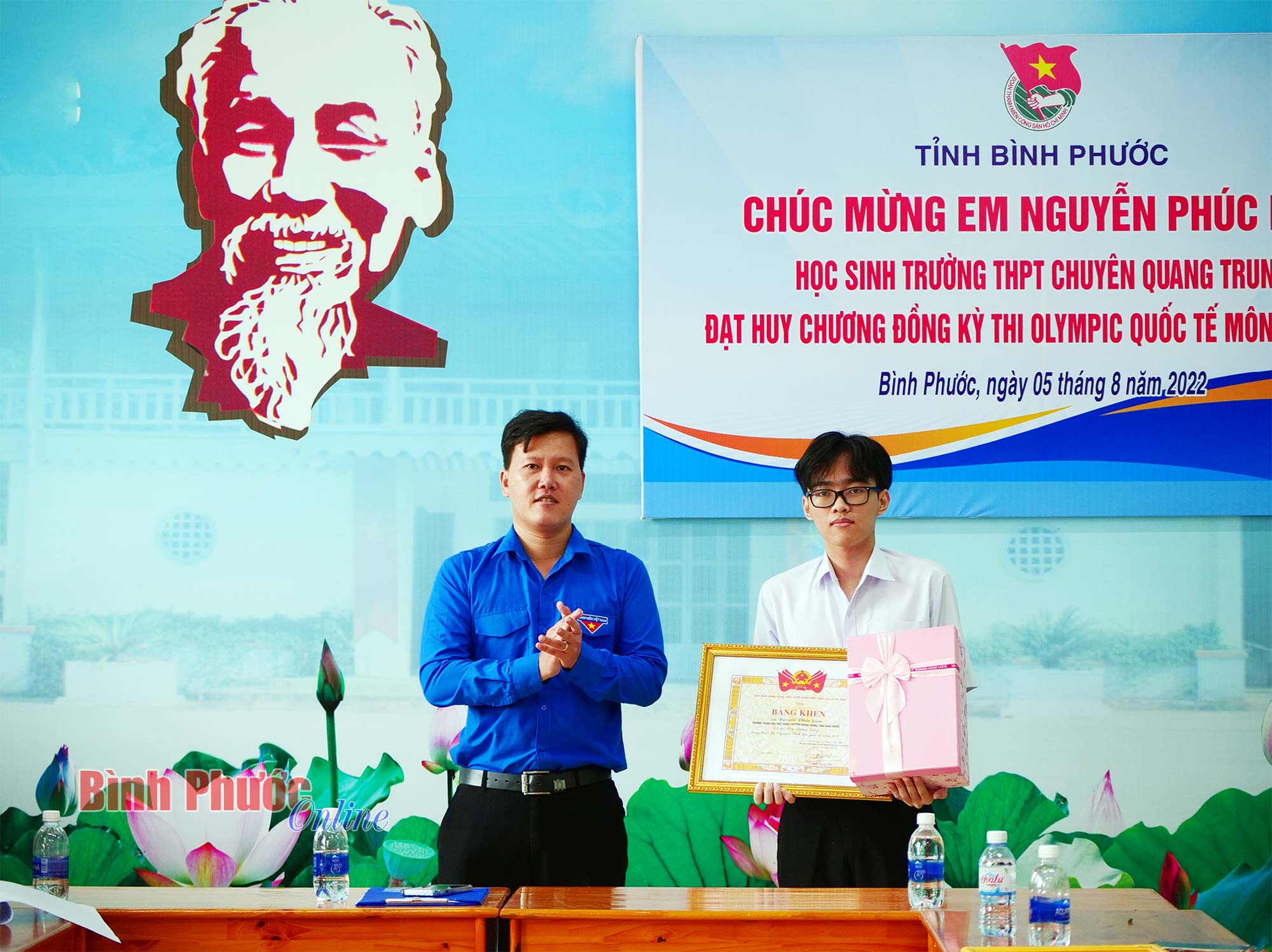 Tỉnh đoàn chúc mừng học sinh đoạt Huy chương đồng Olympic Sinh học quốc tế 2022