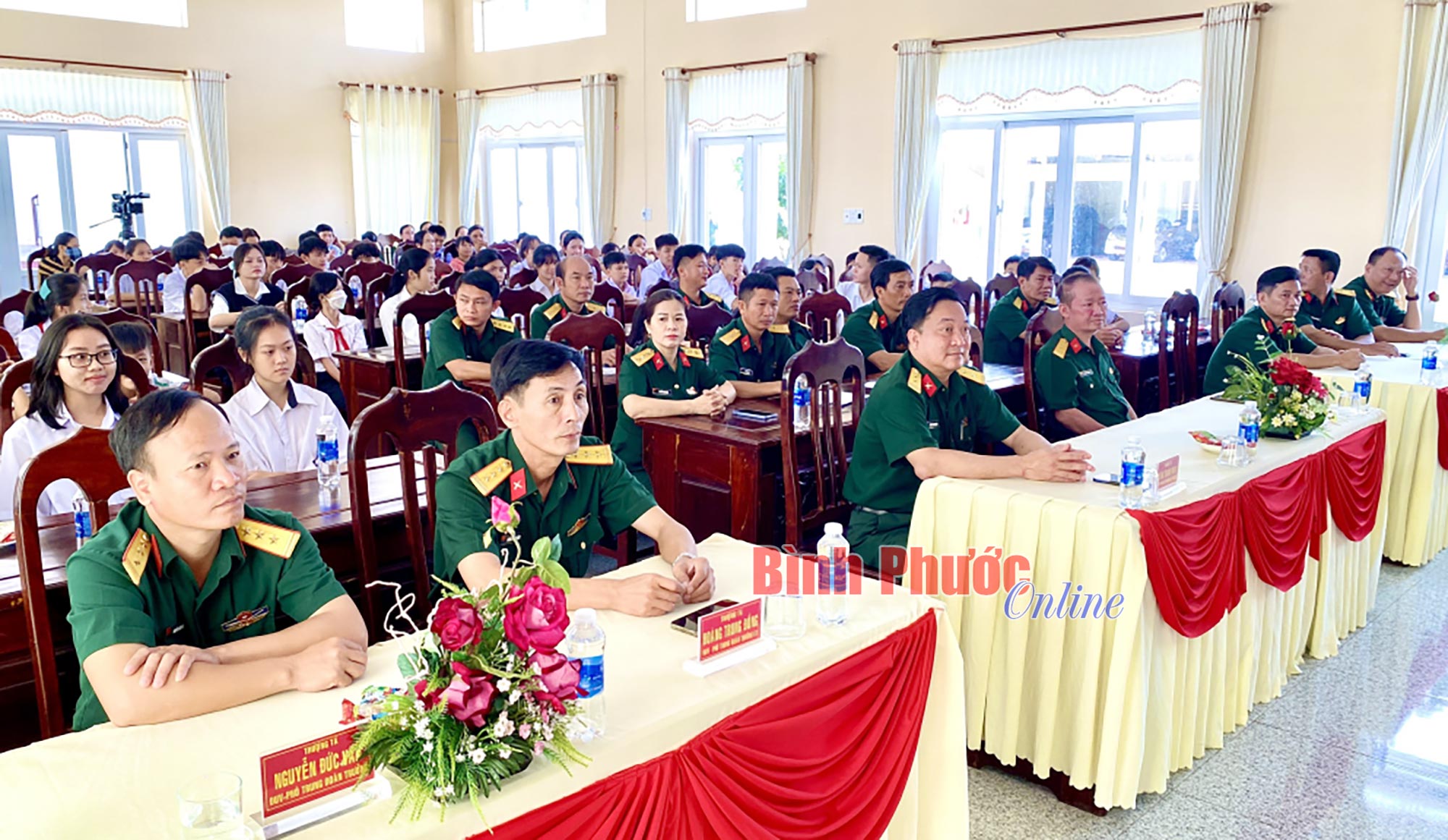 Tuyên dương 170 học sinh xuất sắc năm học 2022