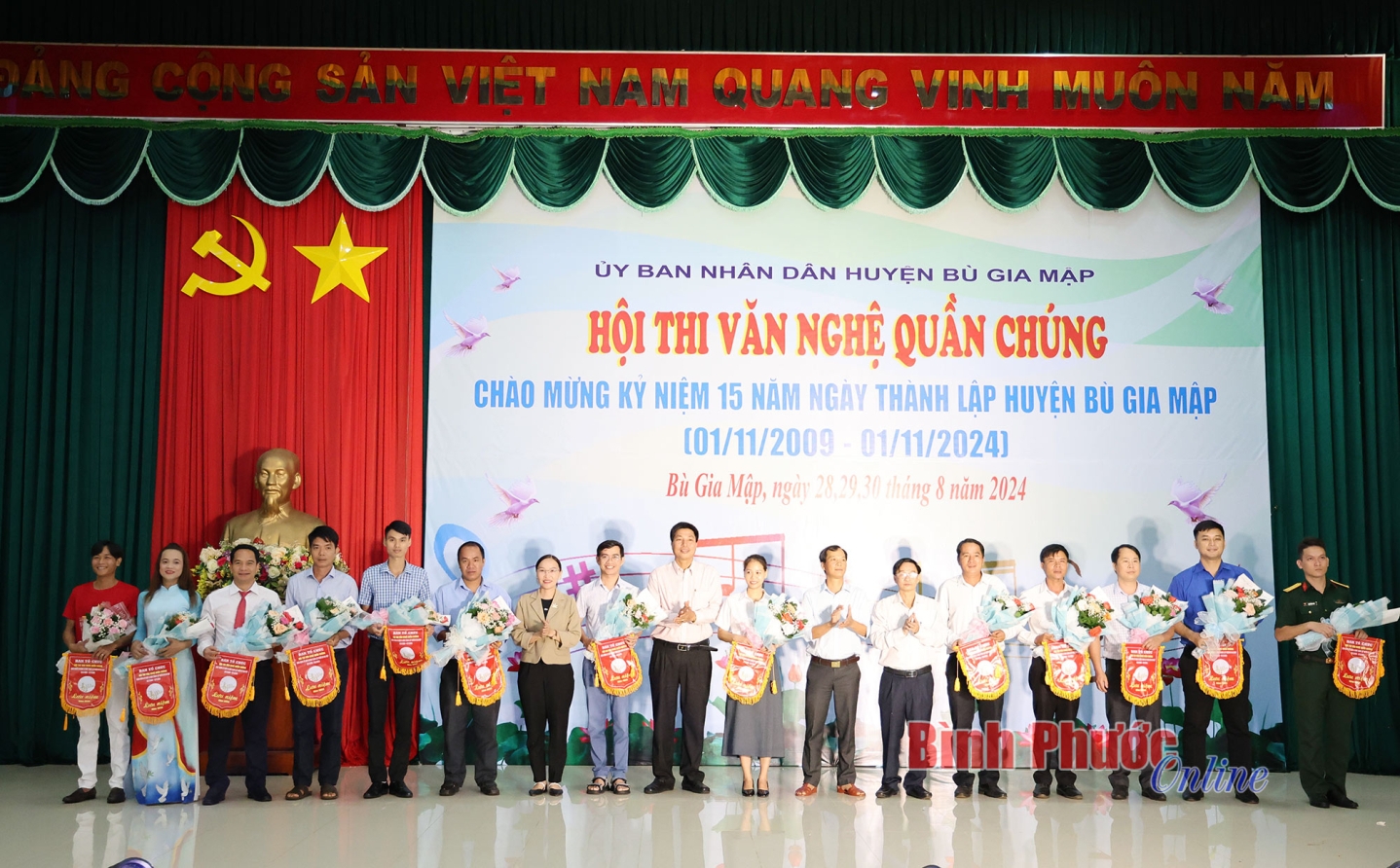 Bù Gia Mập khai mạc hội thi văn nghệ quần chúng