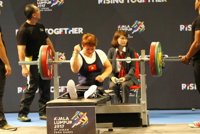 Châu Hoàng Tuyết Loan đã 10 lần phá kỷ lục ASEAN Para Games của chính mình. (Ảnh: Báo Tuổi trẻ) chau hoang tuyen loan.jpg