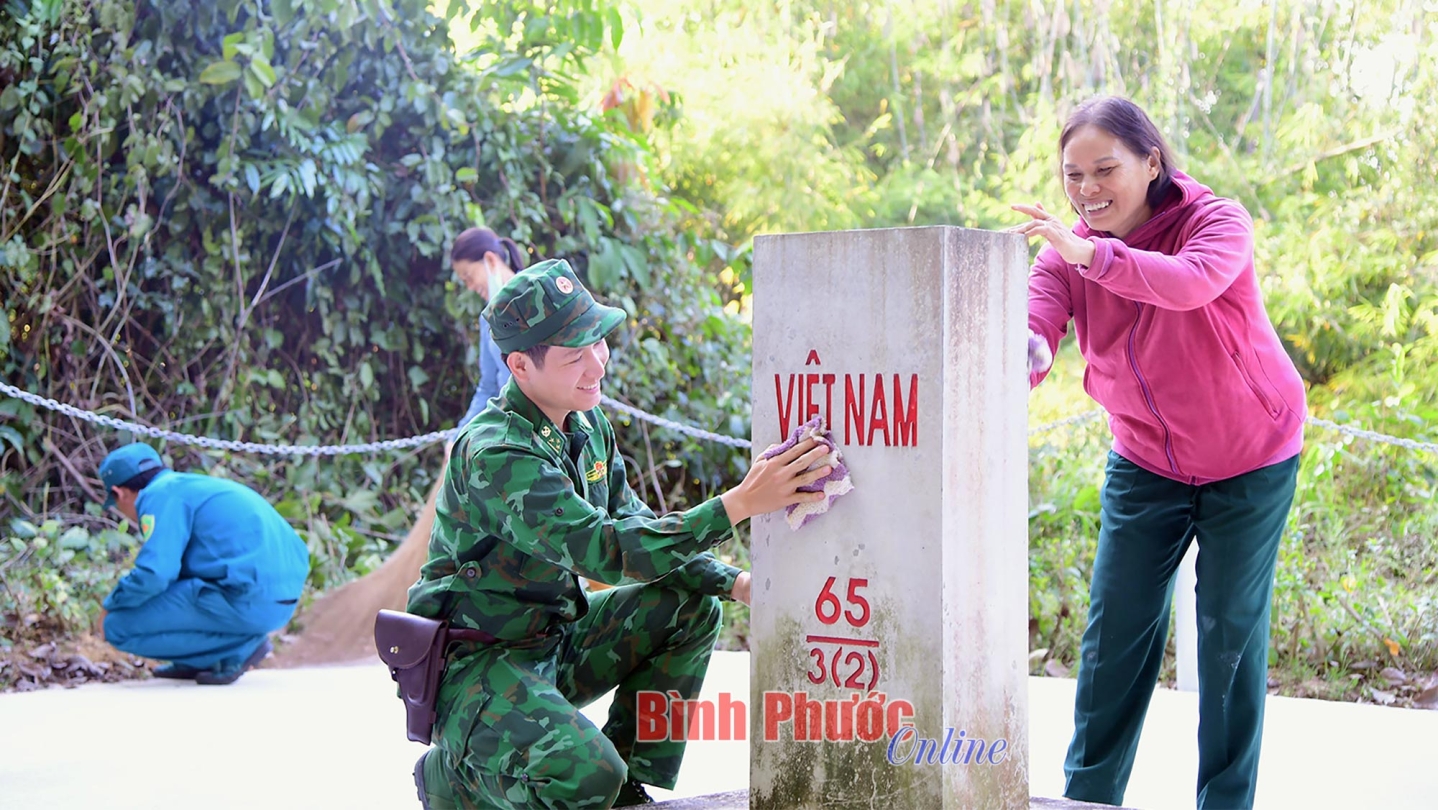 Học Bác phát huy truyền thống nghĩa tình