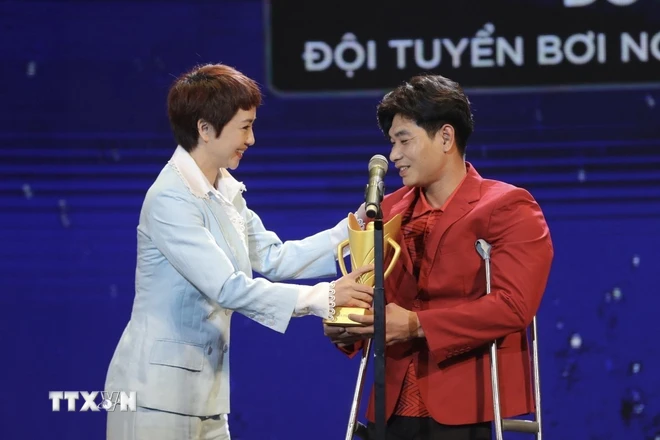 Kình ngư Đỗ Thanh Hải. vinh dự được nhận danh hiệu ttxvn kinh ngu do thanh hai.jpg