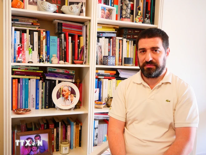 Nhà báo Gaston Fiorda, tác giả cuốn sách “Việt Nam, biên sử kháng chiến.” (Ảnh: Diệu Hương/TTXVN) TTXVN_2808nhabaoCuba.jpg