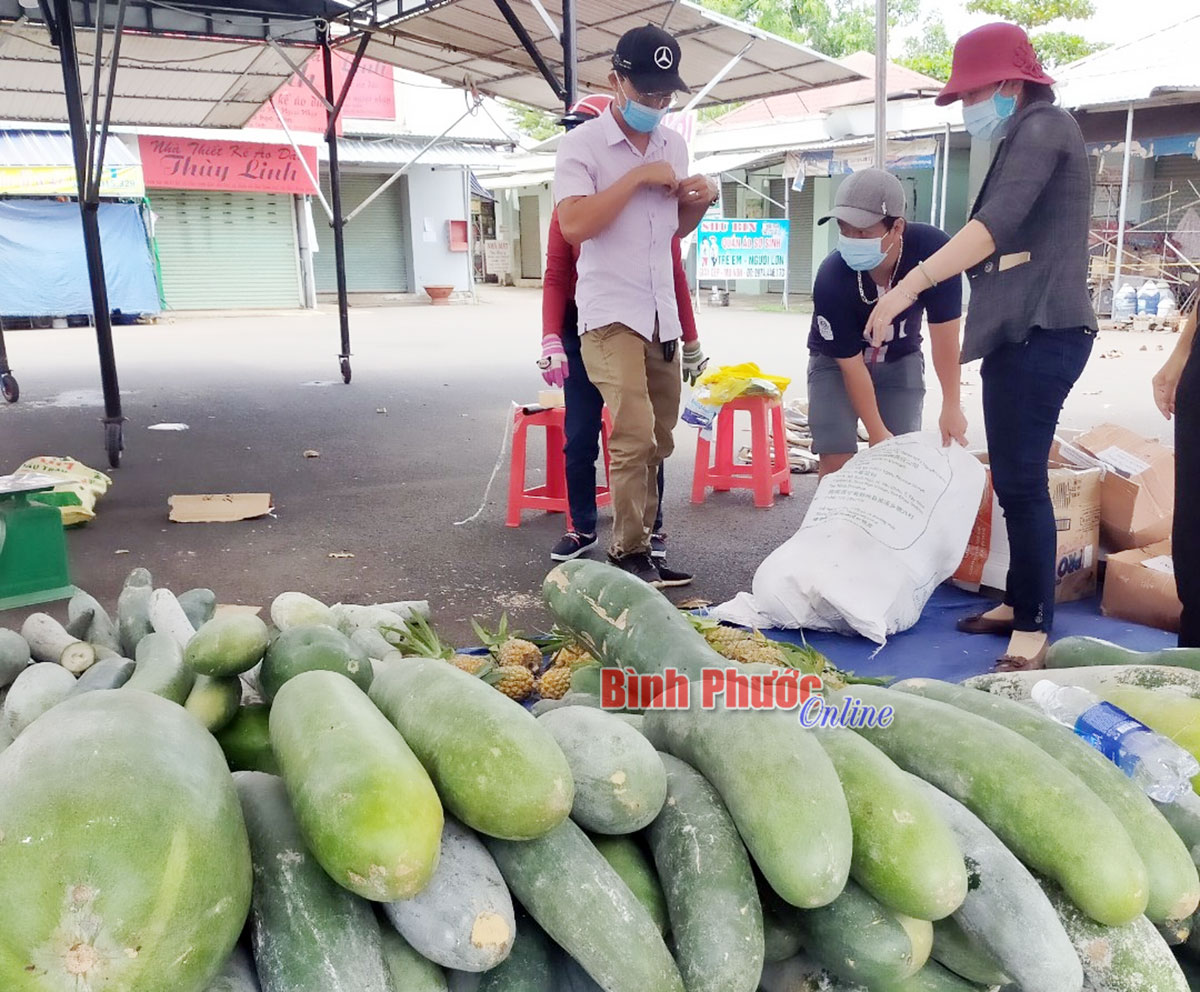 Gần 70 tấn hàng hóa đến với người dân khó khăn