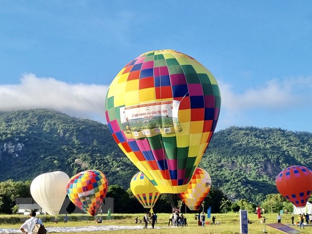 Dip nghi le 2/9, ca nuoc phuc vu khoang 3 trieu khach du lich hinh anh 1