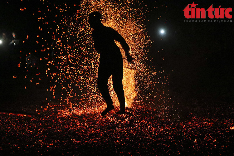 Ch&uacute; th&iacute;ch ảnh