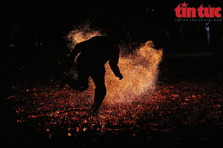 Ch&uacute; th&iacute;ch ảnh