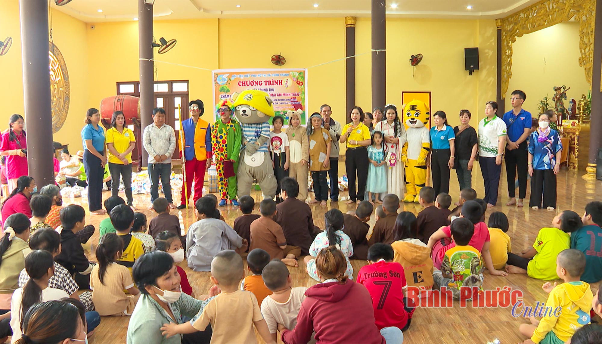 Chơn Thành: Mang Trung thu đến với trẻ mồ côi