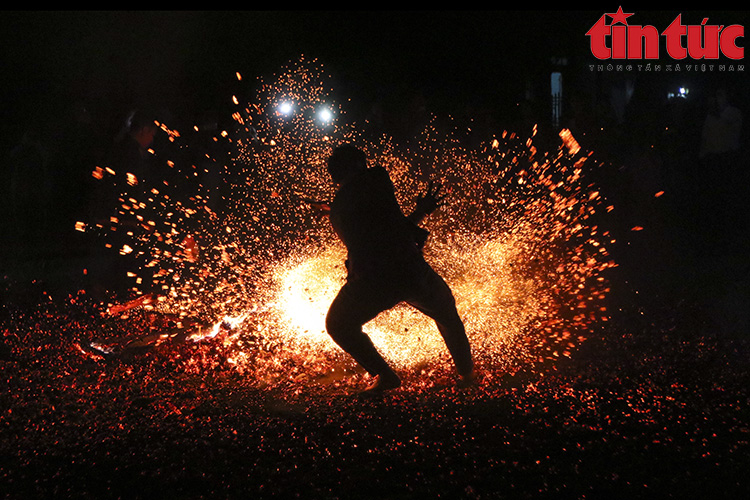 Ch&uacute; th&iacute;ch ảnh