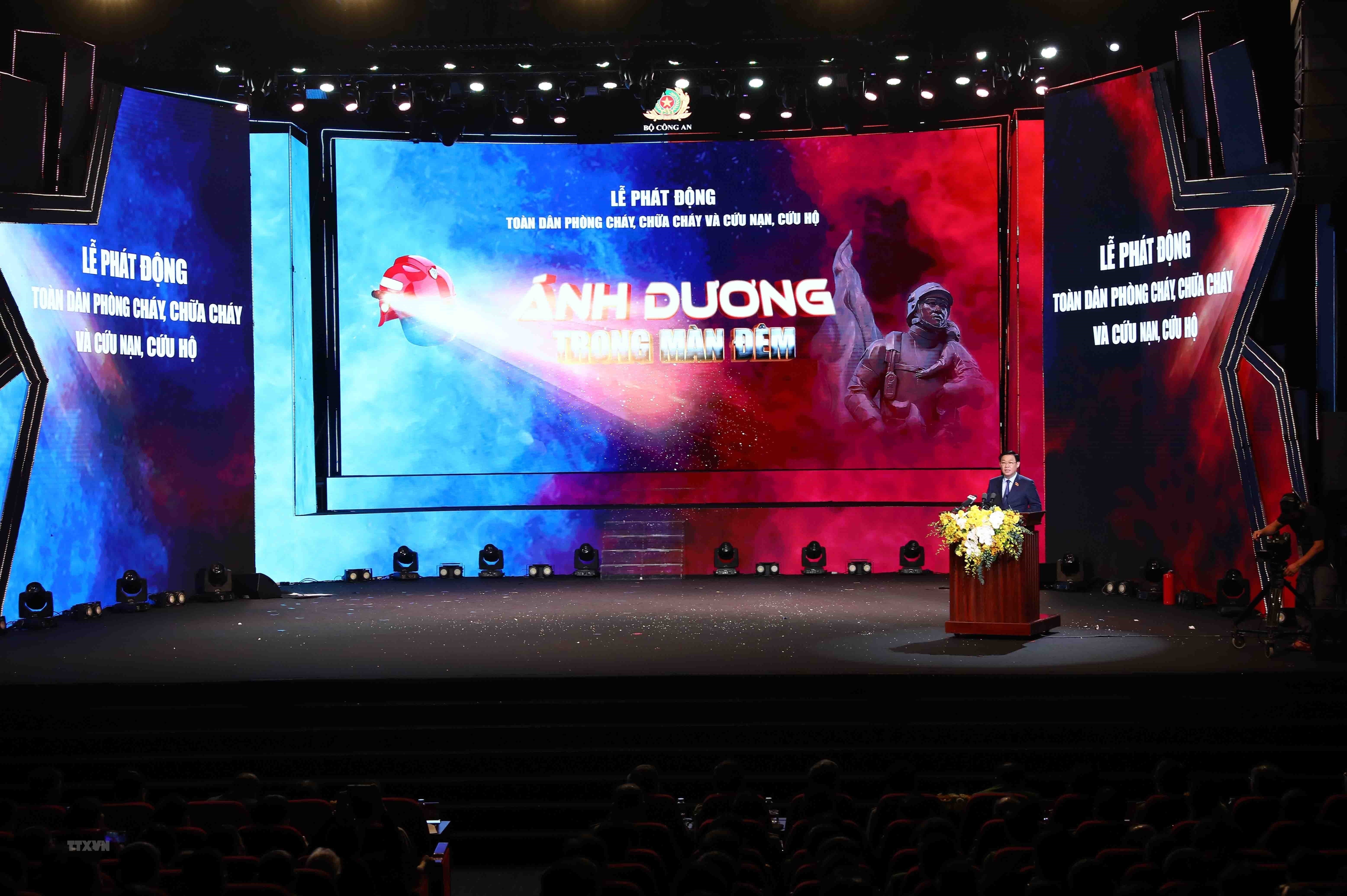 Chủ tịch Quốc hội: Coi trọng việc phòng cháy, lấy phòng ngừa là chính hình ảnh 1 Chu tich Quoc hoi: Coi trong viec phong chay, lay phong ngua la chinh hinh anh 1