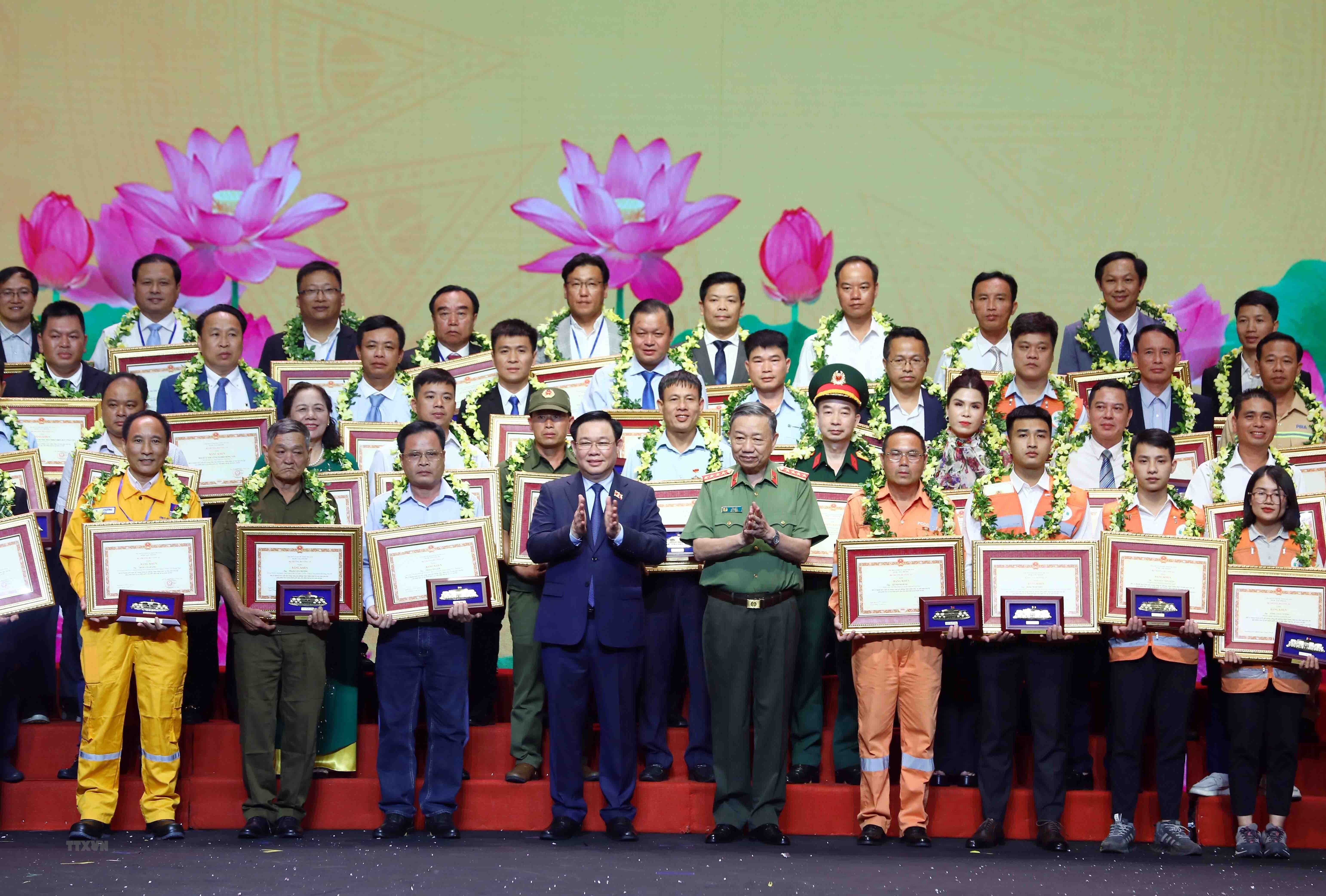 Chủ tịch Quốc hội: Coi trọng việc phòng cháy, lấy phòng ngừa là chính hình ảnh 2 Chu tich Quoc hoi: Coi trong viec phong chay, lay phong ngua la chinh hinh anh 2