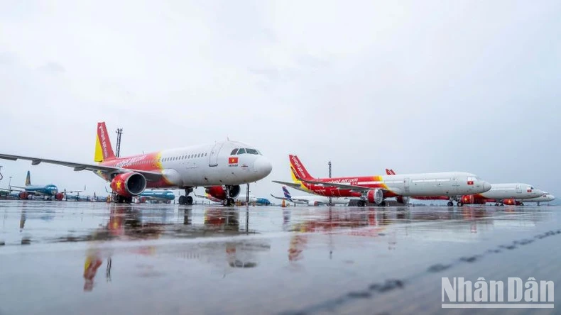 Kéo dài thêm thời gian ngừng tiếp thu, khai thác tàu bay tại 3 sân bay ảnh 2