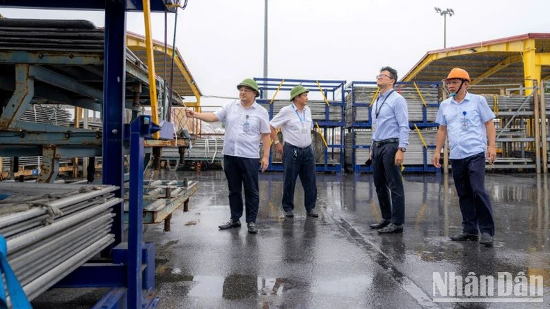 Kéo dài thêm thời gian ngừng tiếp thu, khai thác tàu bay tại 3 sân bay ảnh 1