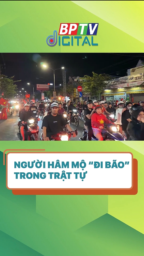 Ấn tượng hình ảnh dòng người 'đi bão' trong trật tự #shorts