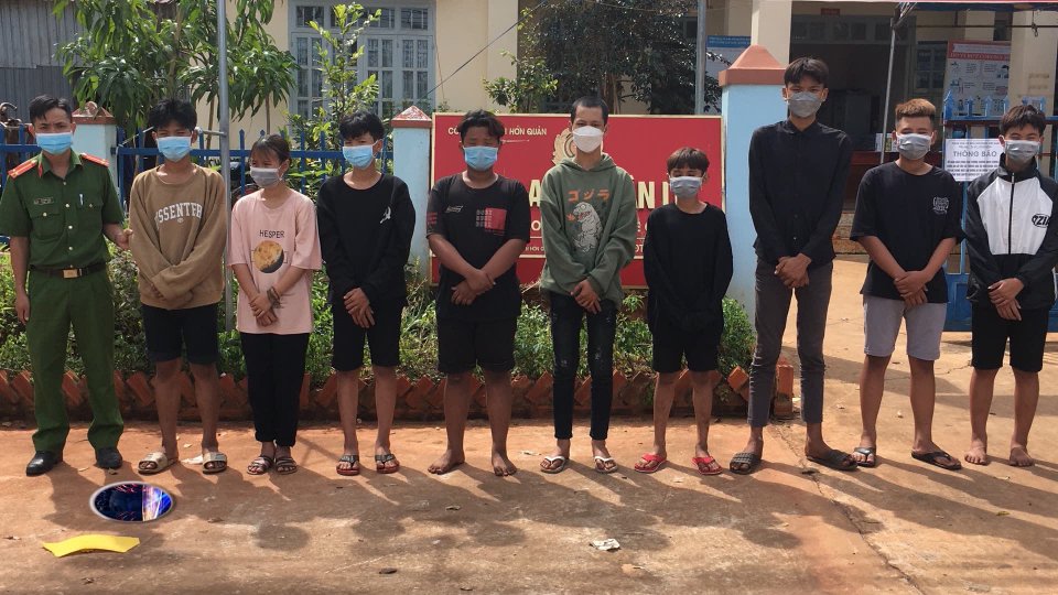 Bản tin 100 độ 19-12-2021
