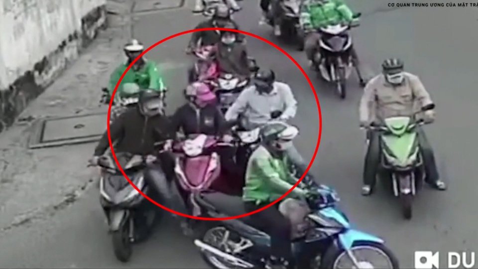 Bản tin 100⁰ ngày 24-1-2021 | Trắng trợn dàn cảnh cướp của người phụ nữ giữa ban ngày