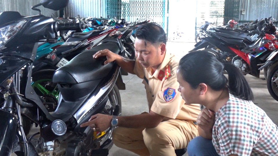 Bản tin 100 ngày 25-12: Bắt 16 đối tượng sử dụng xe "độ chế"