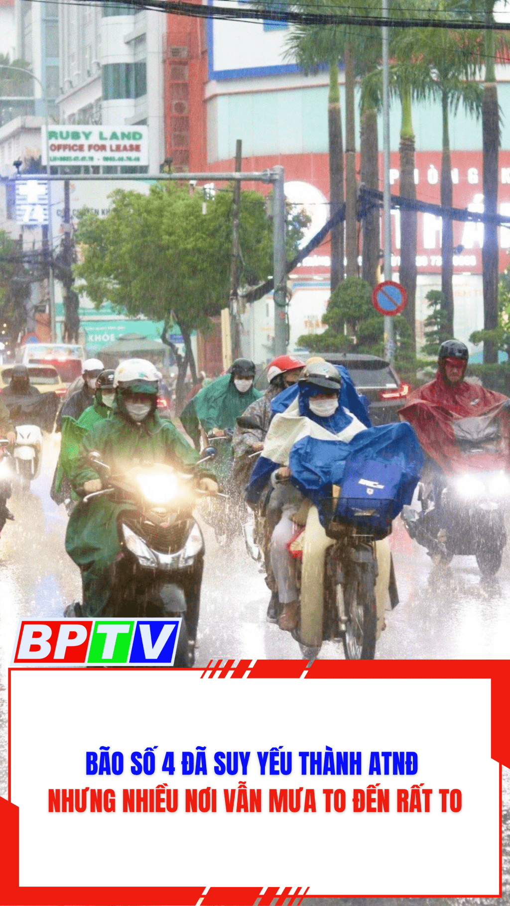 B&atilde;o số 4 đ&atilde; suy yếu th&agrave;nh &aacute;p thấp nhiệt đới nhưng nhiều nơi vẫn mưa to đến rất to #shorts