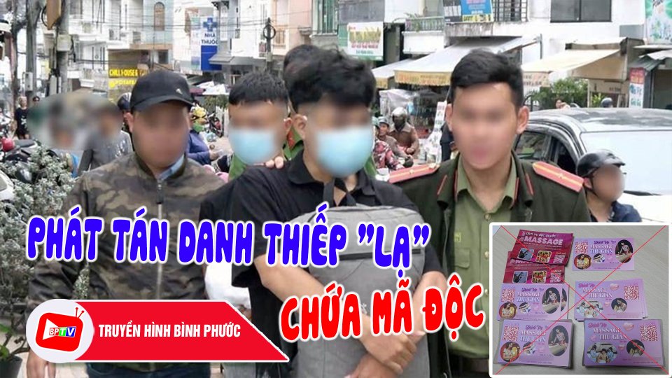 Bắt quả tang 2 đối tượng phát danh thiếp "lạ" chứa mã độc |BPTV