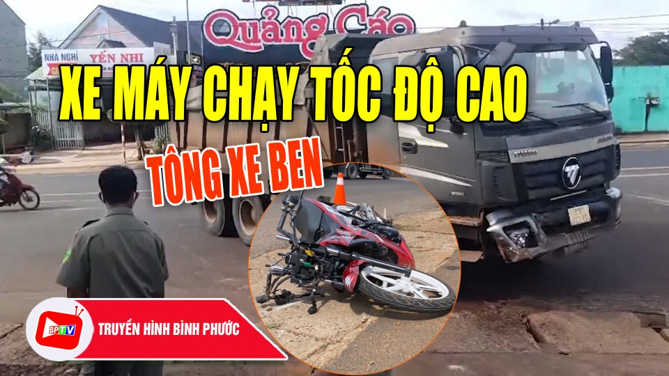 Camera ghi lại cảnh xe máy chạy tốc độ cao tông xe ben ||BPTV
