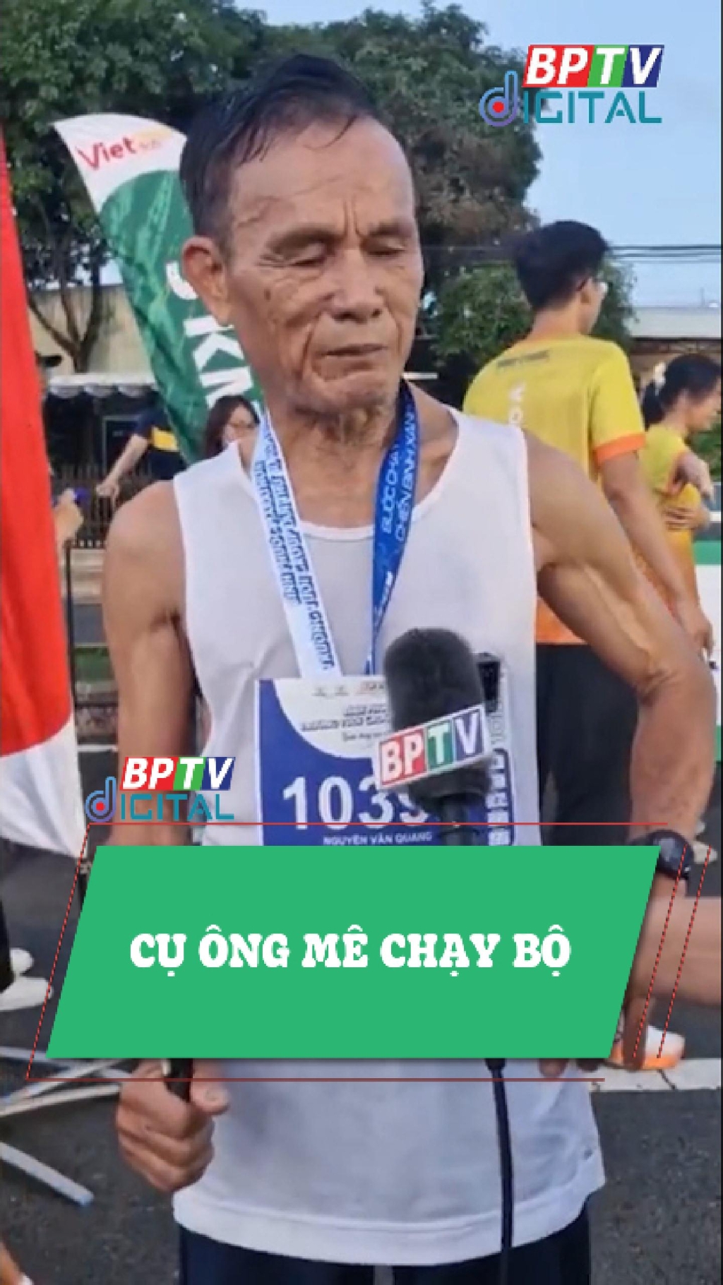 Cụ ông mê chạy bộ #shorts