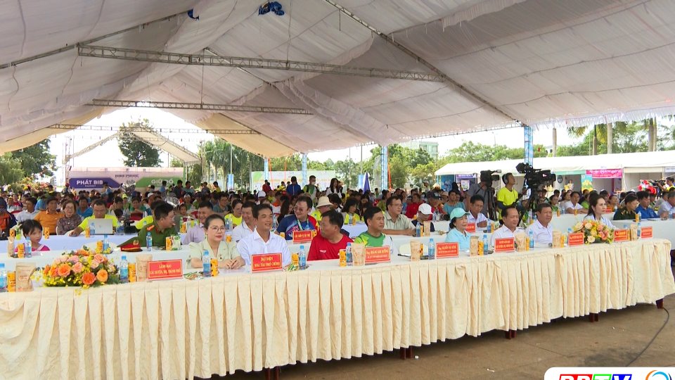 Hơn 10.000 VĐV và CĐV tham gia Giải “Bình Phước Marathon - Trường Tươi Group”
