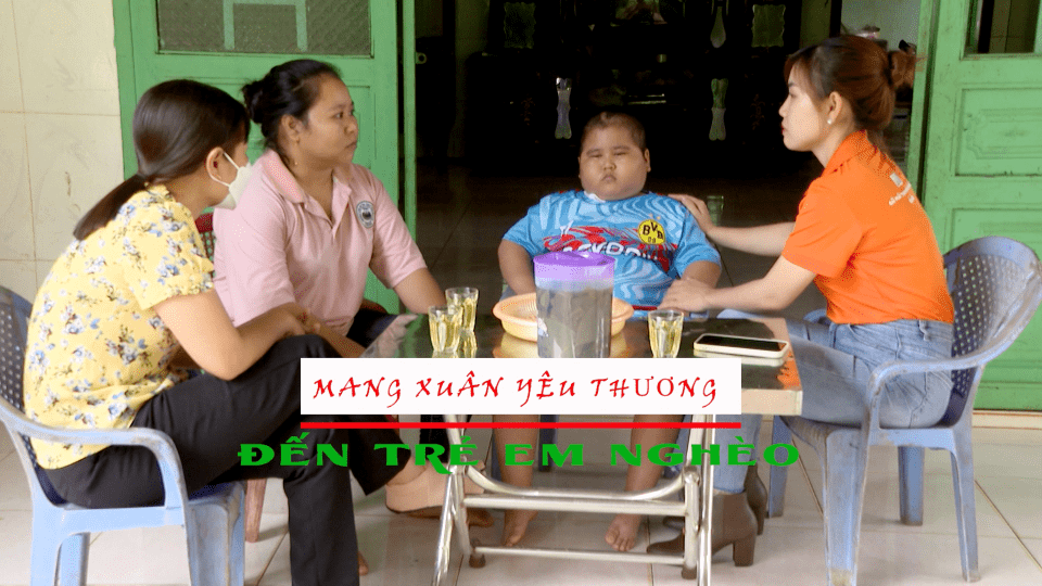 Mang xuân yêu thương đến trẻ em nghèo