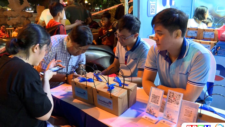 Ngân hàng đồng hành nâng bước nhà vô địch