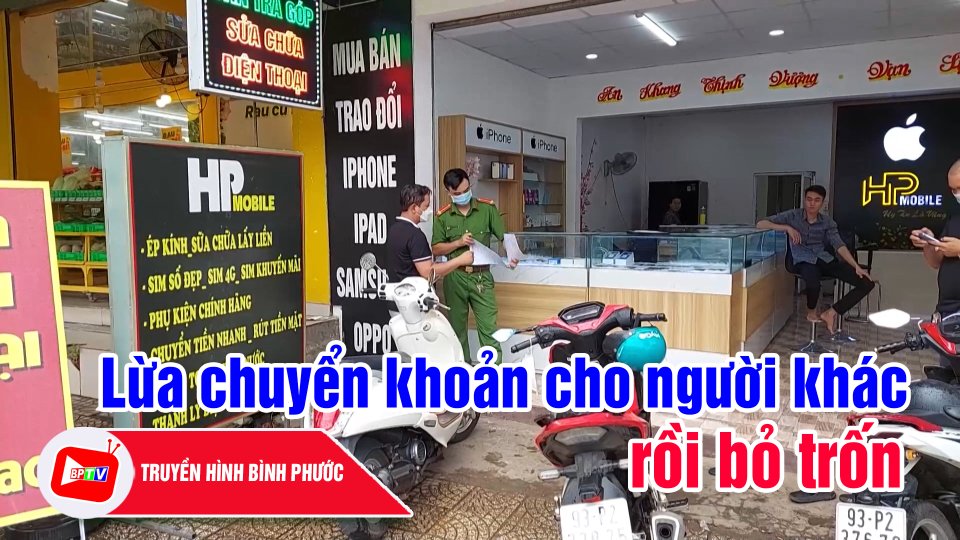 Nhờ tiệm điện thoại chuyển tiền xong, thanh niên bỏ cả xe máy chạy trốn |BPTV
