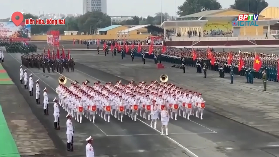 Những bước chân mạnh mẽ, đội hình đồng đều, khí thế rực lửa trong buổi luyện tập diễu binh, diễu hành lần 2 mừng Chiến thắng 30-4 |BPTV Digital