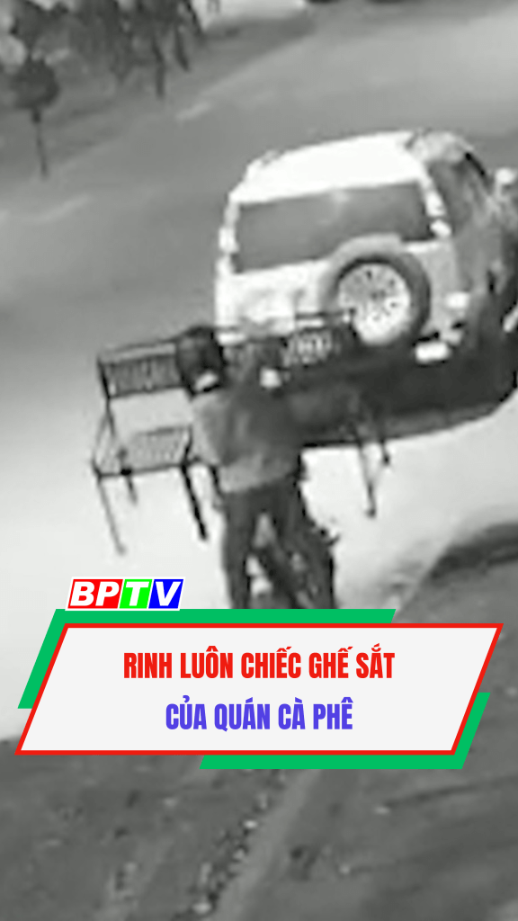 Rinh lu&ocirc;n chiếc ghế sắt của qu&aacute;n c&agrave; ph&ecirc; #shorts