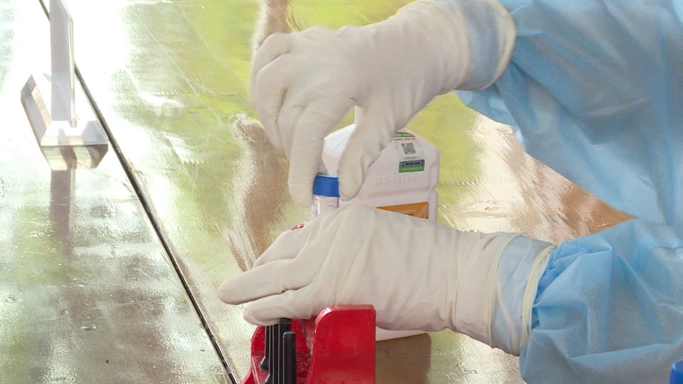 Tiếp nhận 20 tỷ đồng thử nghiệm lâm sàng vaccine COVIVAC