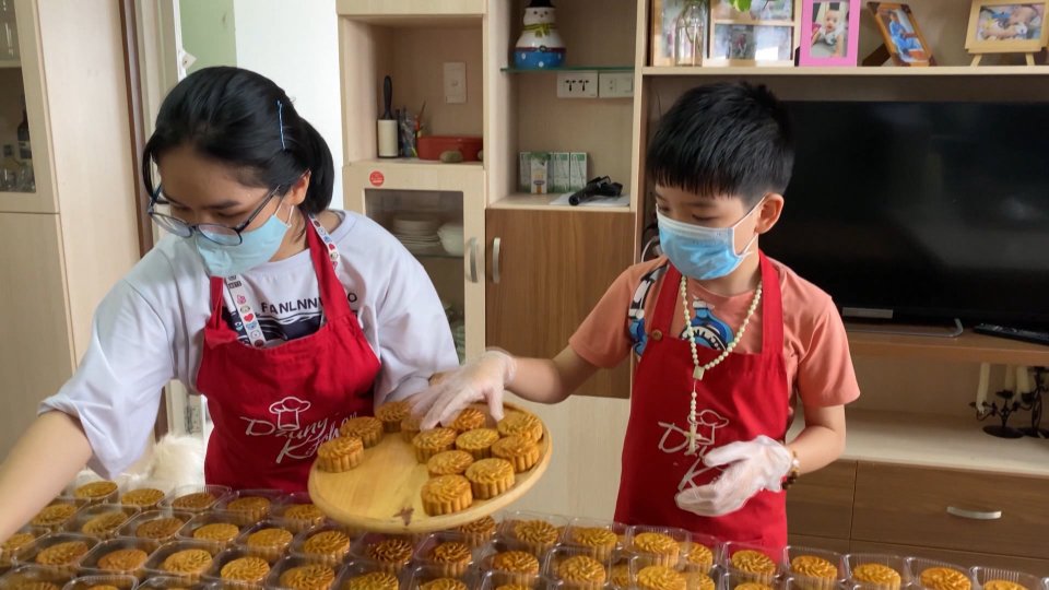 Trung thu sớm đến với các bệnh nhi Covid-19