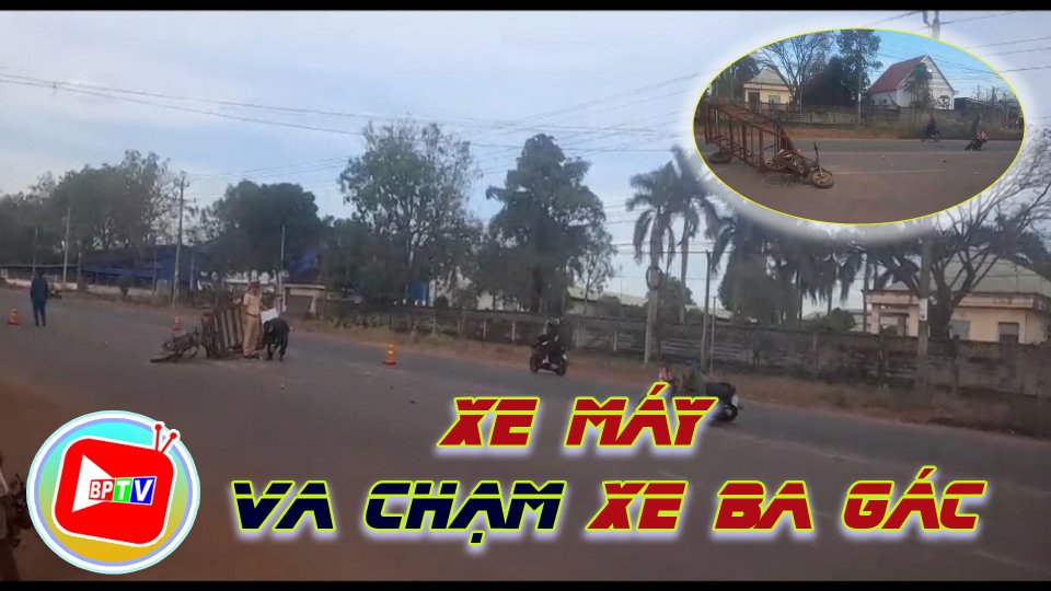 Xe máy va chạm xe ba gác, 3 người bị thương 