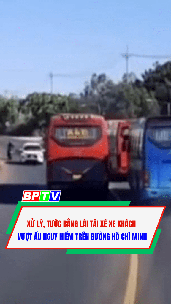 Xử l&yacute;, tước bằng l&aacute;i t&agrave;i xế xe kh&aacute;ch vượt ẩu nguy hiểm tr&ecirc;n đường Hồ Ch&iacute; Minh #shorts
